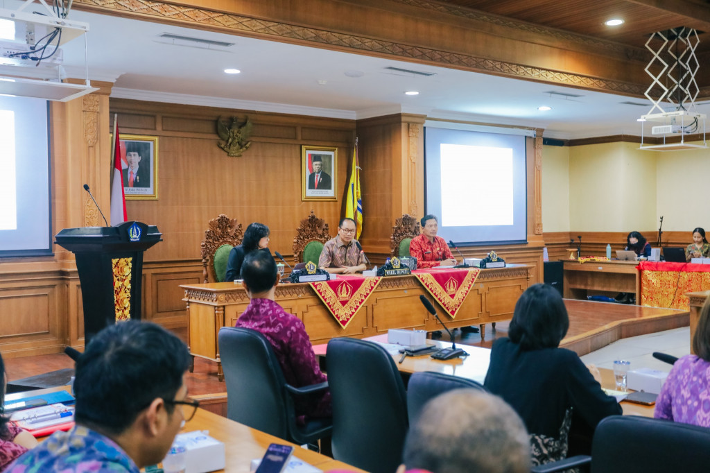 Badung Ditetapkan Sebagai Kabupaten IHK, Wabup Suiasa Pimpin Rakor HLM TPID